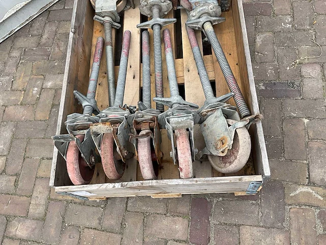 Wicke / layher - rolsteiger wielen - steiger (9x) - afbeelding 2 van  5