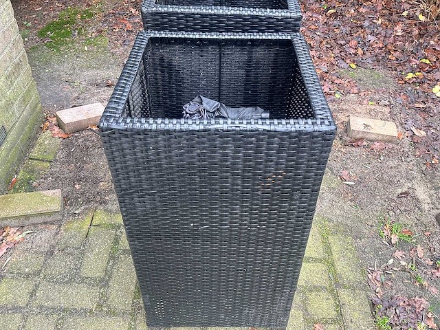 Wicker plantenbak (2x) - afbeelding 1 van  3