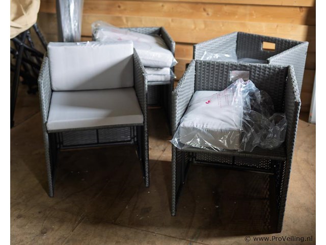 Wicker tuinstoelen - 4 stuks - afbeelding 1 van  2