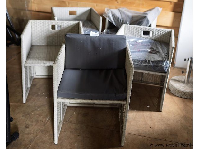 Wicker tuinstoelen - 5 stuks - afbeelding 2 van  2