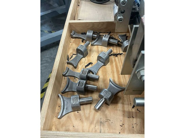 Widos polypress 2500/160 spiegellasmachine - afbeelding 3 van  12