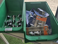 Wielen in magazijnbakken - afbeelding 1 van  4