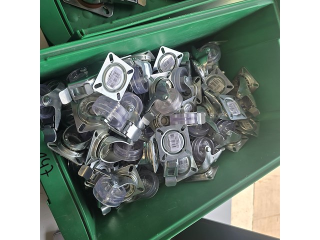 Wielen in magazijnbakken - afbeelding 6 van  6