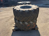 Wielen set banden graafmachine - afbeelding 4 van  10