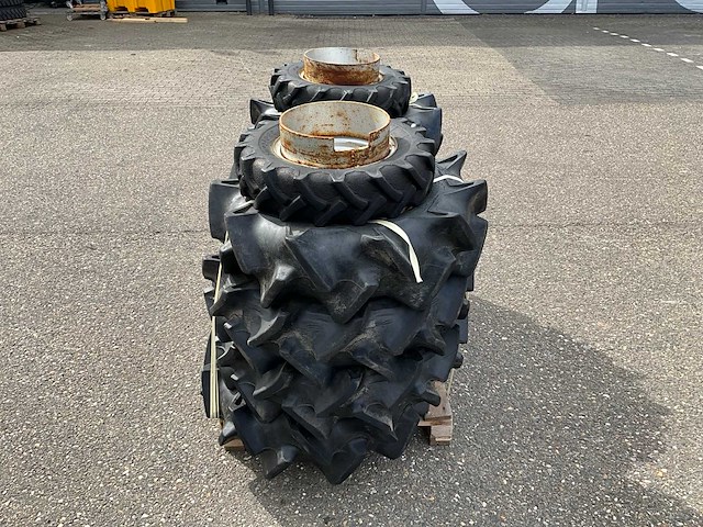 Wielenset t.b.v. minitractor - afbeelding 2 van  9