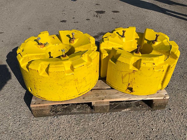 Wielgewichten ca. 700kg (2x) - afbeelding 1 van  4