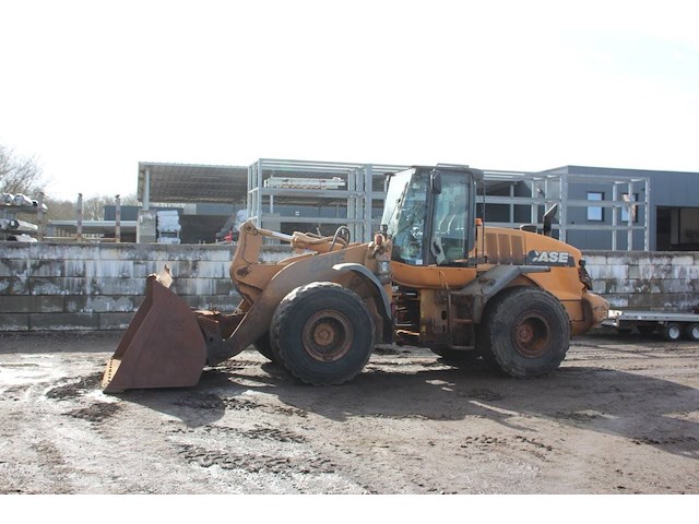 Wiellader case 821e diesel 169kw 2008 - afbeelding 1 van  1