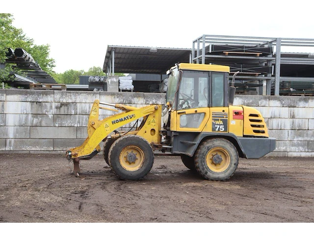 Wiellader komatsu wa 75-3 diesel 2002 - afbeelding 1 van  1