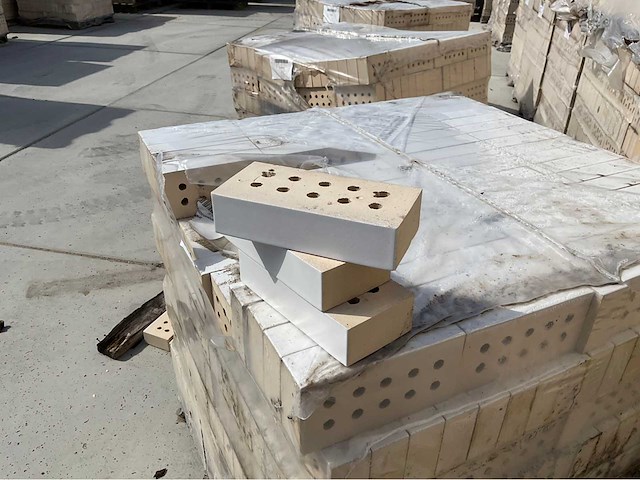 Wienerberger bakstenen - strengpers - strengpers bakstenen - stones & bricks (20000x) - afbeelding 4 van  10