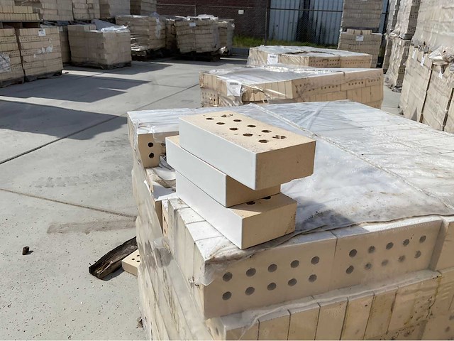 Wienerberger bakstenen - strengpers - strengpers bakstenen - stones & bricks (20000x) - afbeelding 6 van  10