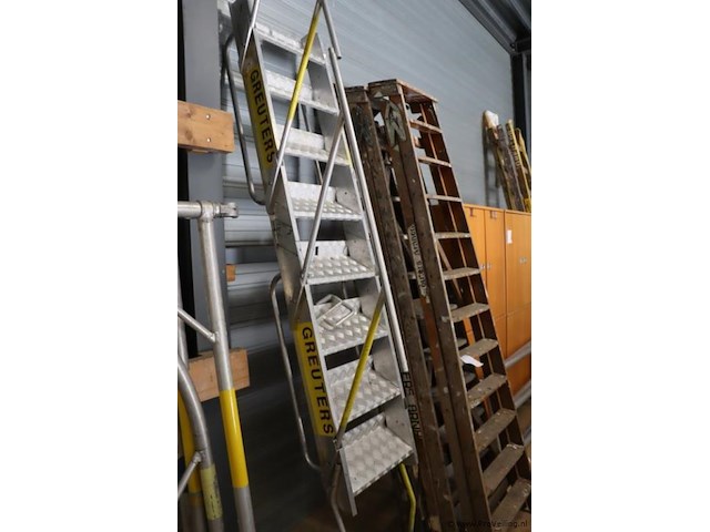 Wienese dakladder - 8 sporten - afbeelding 1 van  7