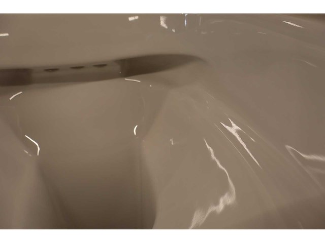 Wiesbaden - vesta - hangtoilet - afbeelding 9 van  11