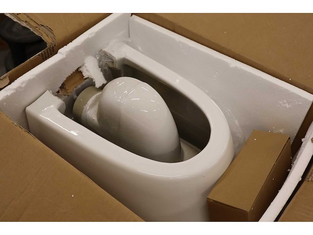Wiesbaden - vesta - showmodel - hangtoilet - afbeelding 3 van  5