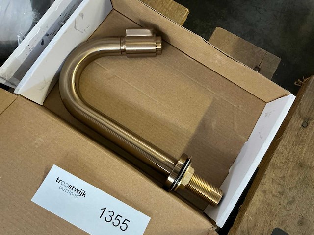 Wiesbaden victoria fonteinkraan - afbeelding 1 van  2