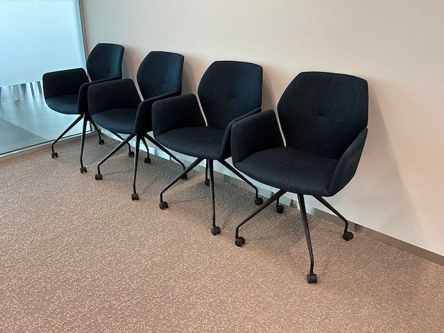 Wiesner hager yuno conferentietafels met stoelen - afbeelding 9 van  9