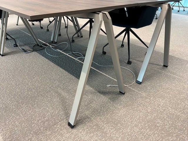 Wiesner hager yuno conferentietafels met stoelen - afbeelding 4 van  8