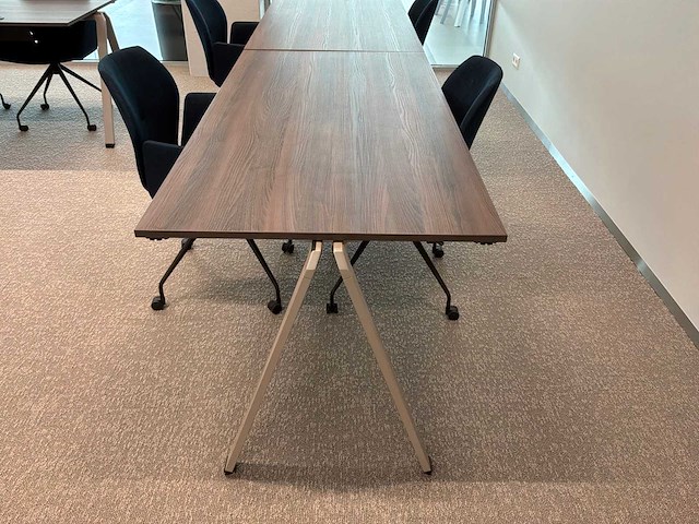 Wiesner hager yuno conferentietafels met stoelen - afbeelding 3 van  6