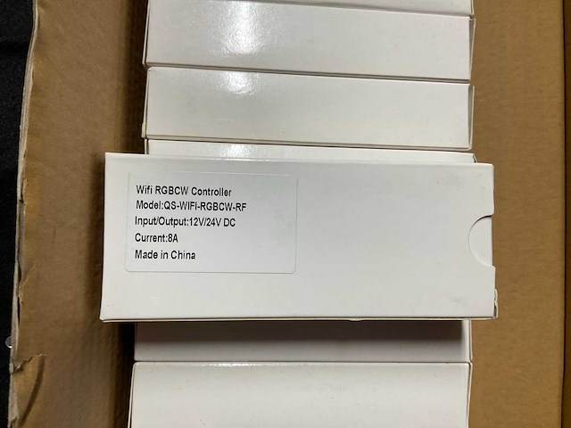 Wifi rgb controller qs-wifi-rgbw-rf draad, kabels & snoeren (35x) - afbeelding 3 van  3