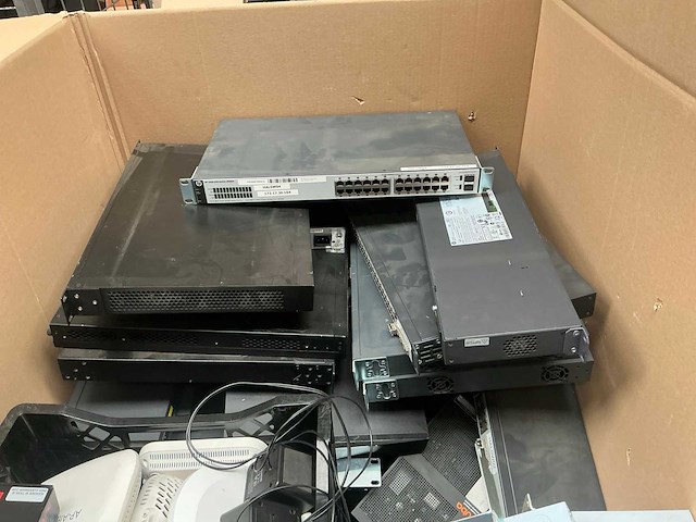 Wifi, router & switch - afbeelding 2 van  3