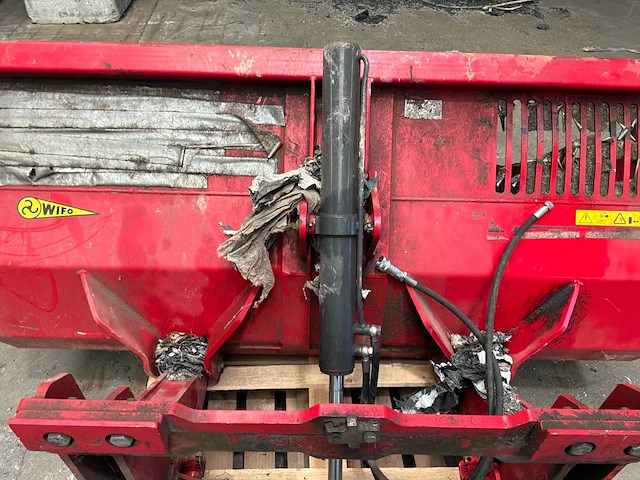 Wifo heftruck grondbak - afbeelding 4 van  4