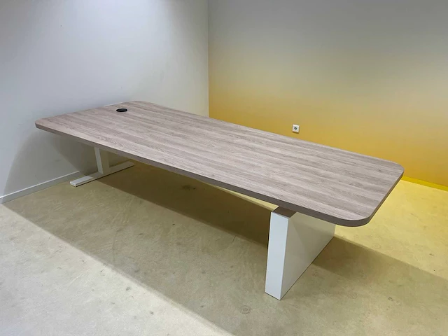 Wigvormig elektrisch zit-sta bureau 266x112 - afbeelding 1 van  14