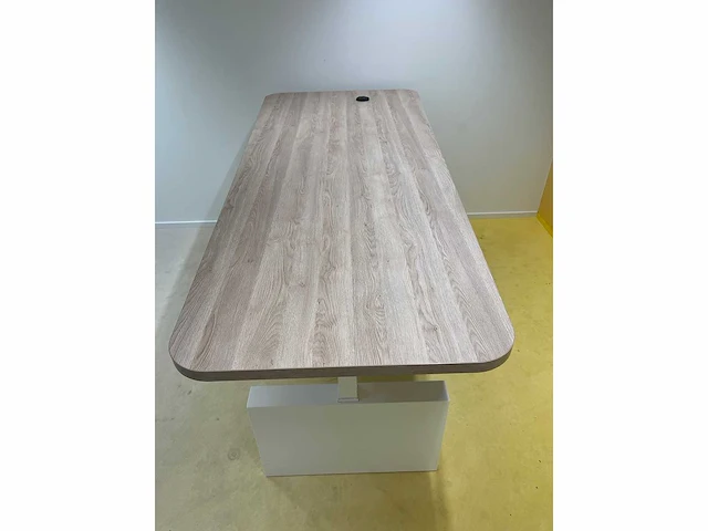 Wigvormig elektrisch zit-sta bureau 266x112 - afbeelding 6 van  14