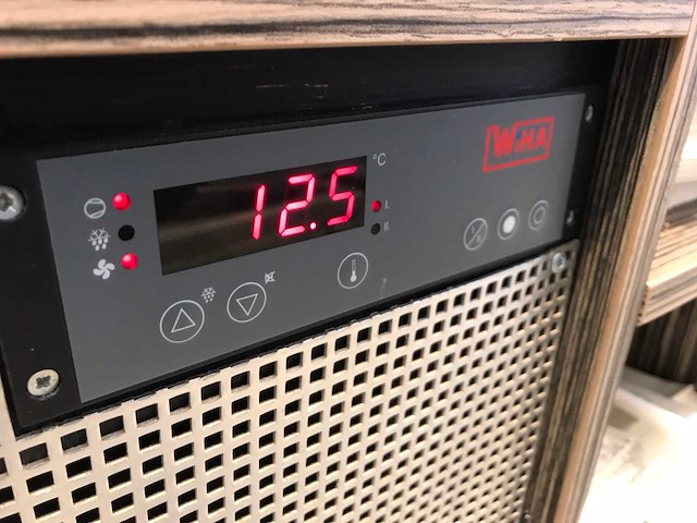 Wiha toonbank met koelvitrines - afbeelding 2 van  14