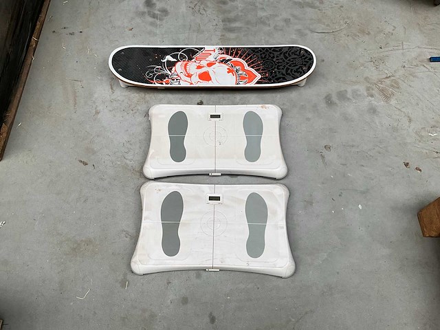 Wii balanceboards + freestyleboard - afbeelding 1 van  3