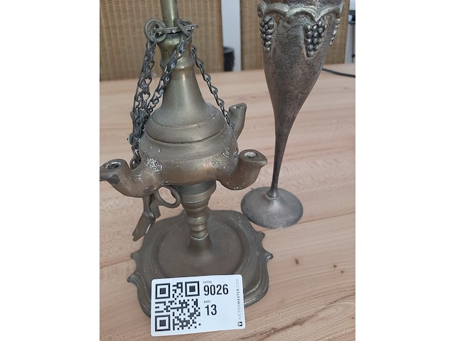 Wijnbeker met olielamp, frankrijk - afbeelding 1 van  5