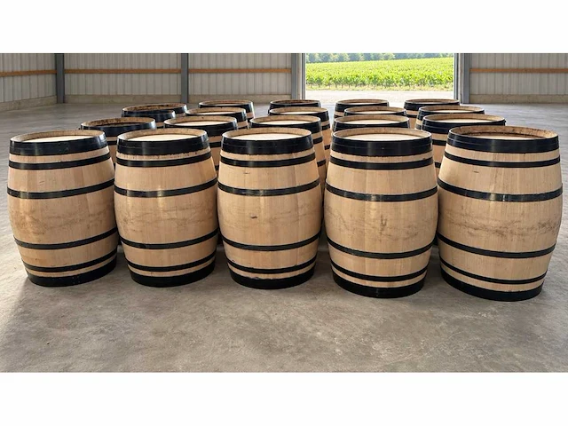 Wijnvat 225 liter - gezandstraald (20x) - afbeelding 1 van  10