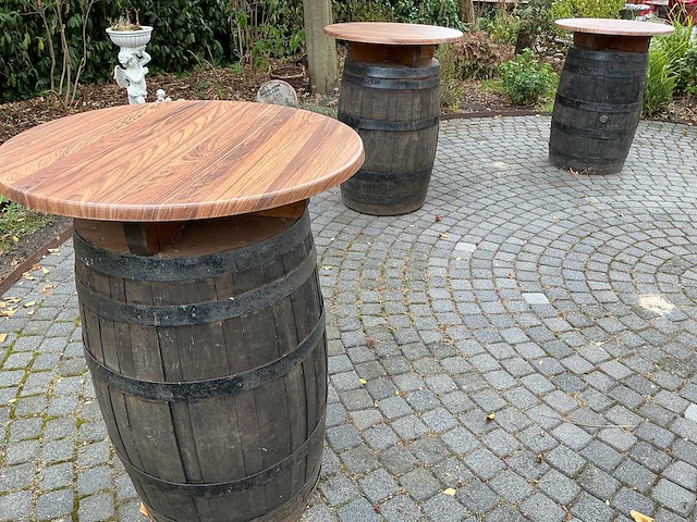 Wijnvatten als staantafels (4x) - afbeelding 8 van  8
