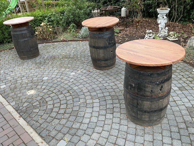 Wijnvatten als staantafels (4x) - afbeelding 1 van  8