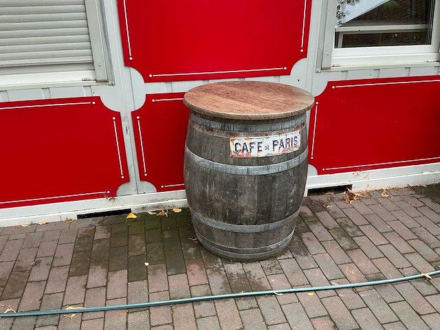 Wijnvatten als staantafels (4x) - afbeelding 2 van  8