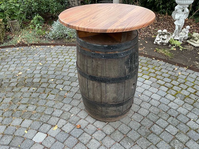 Wijnvatten als staantafels (4x) - afbeelding 6 van  8