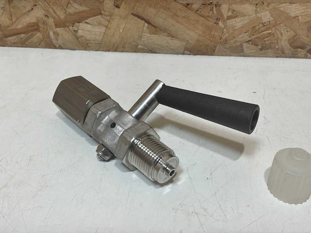 Wika manometerkraan g1/2"inw-uitw 910.10 rvs 316ti (10x) - afbeelding 3 van  4
