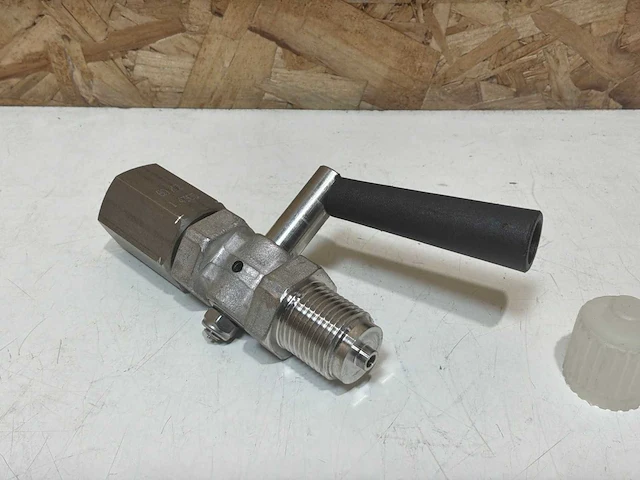 Wika manometerkraan g1/2"inw-uitw 910.10 rvs 316ti (10x) - afbeelding 5 van  5