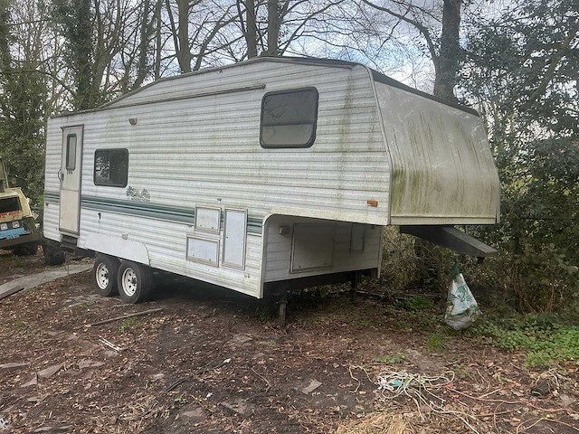 Wilderness caravan - afbeelding 1 van  10