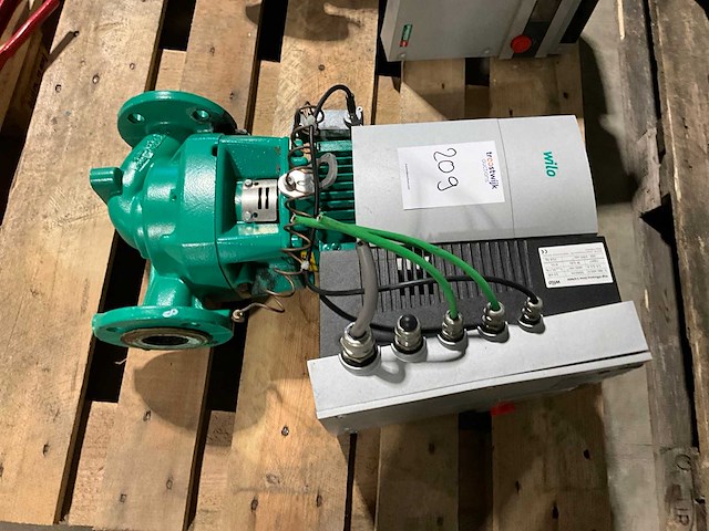 Wilo high efficiency drive 3/4600 inline circulatie pomp - afbeelding 1 van  8