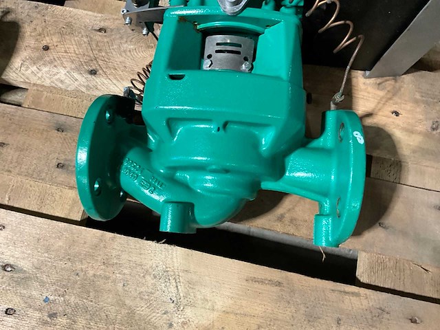 Wilo high efficiency drive 3/4600 inline circulatie pomp - afbeelding 2 van  8