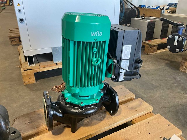 Wilo ip-e 65/120-3/2-ie4 circulatiepomp - afbeelding 1 van  4