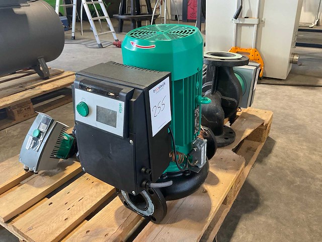 Wilo ip-e 65/120-3/2-ie4 circulatiepomp - afbeelding 2 van  4