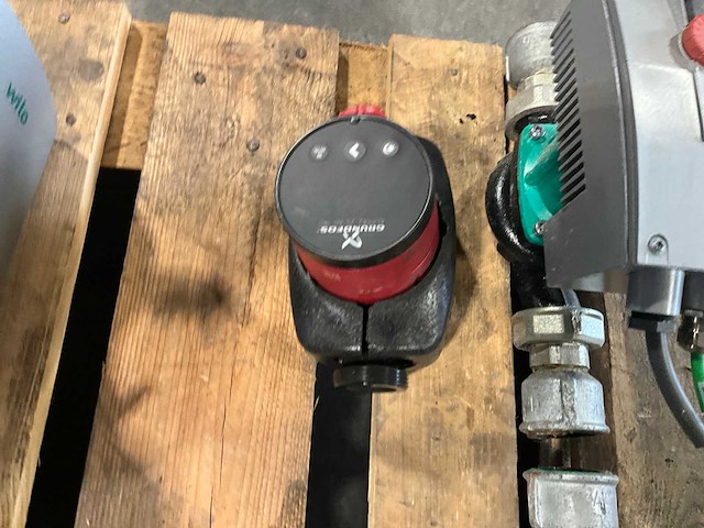 Wilo stratos 25 /1-6 circulatiepomp (2x) - afbeelding 4 van  4