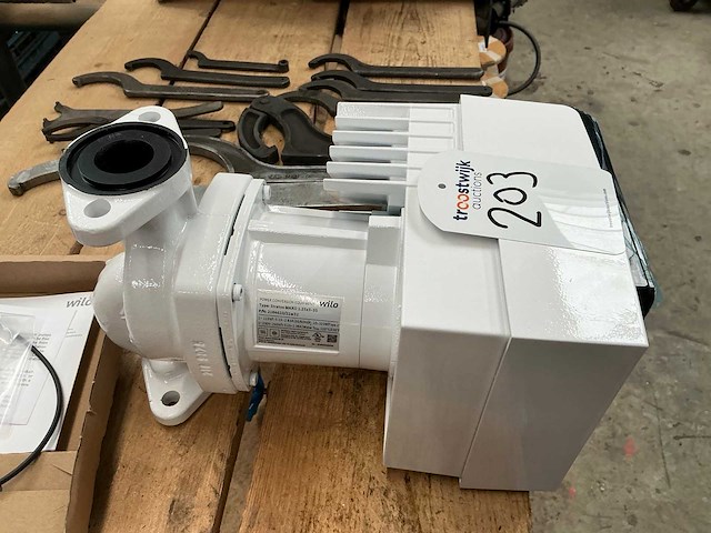 Wilo stratos maxo 1.25x3-35 pomp - afbeelding 1 van  7