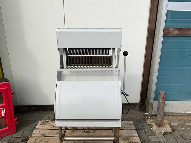 Wilro 12 broodsnijmachine - afbeelding 2 van  9