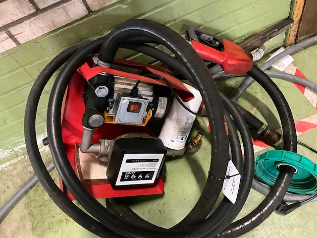 Wiltec 220 volt dieselpomp - afbeelding 2 van  5