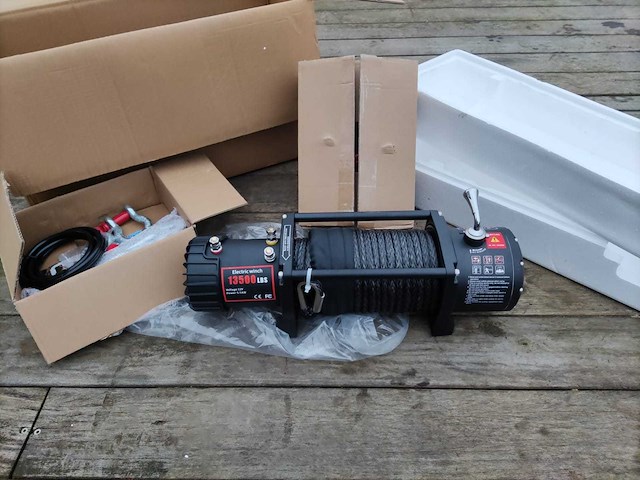 Winch - 13500 lbs - lier - kabellier - afbeelding 1 van  8