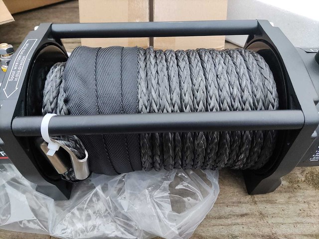 Winch - 13500 lbs - lier - kabellier - afbeelding 4 van  8