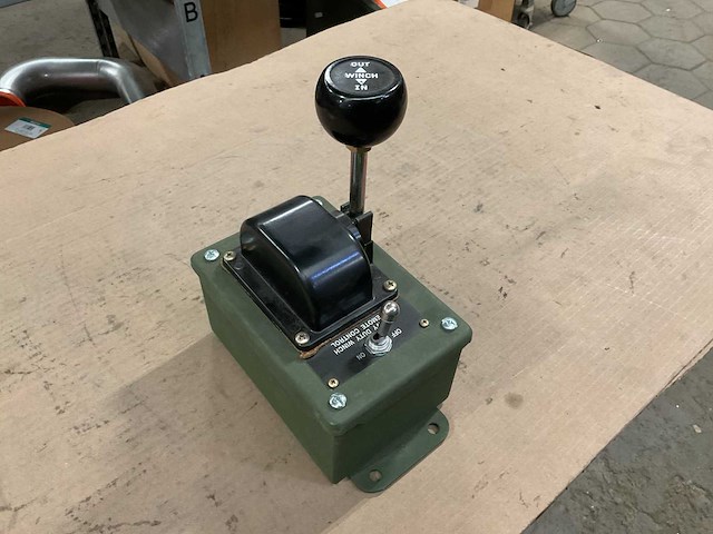 Winch control station - afbeelding 1 van  5