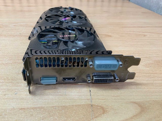 Windforce - gigabyte gv-n6700c-2gd - videokaart - afbeelding 2 van  4
