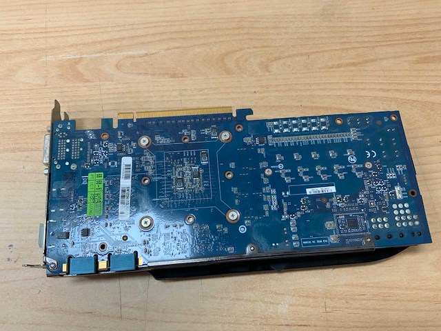 Windforce - gigabyte gv-n6700c-2gd - videokaart - afbeelding 3 van  4